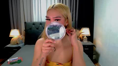 bea takashi  online show from April 15, 10:07 am