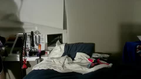 cuddleavenue online show from October 12, 3:10 am