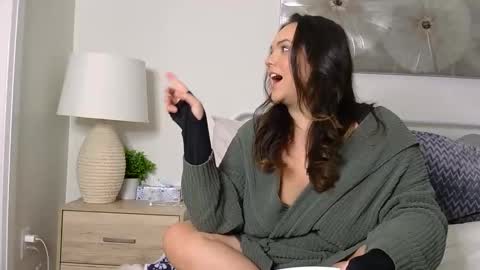 Snapshot of cum_babes chatting on October 28, 5:47 pm DOM  PAIGE online show from October 28, 5:47 pm