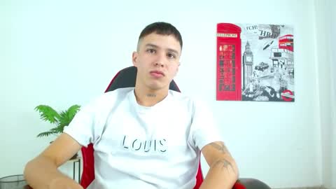 cumandres online show from November 18, 2:42 pm