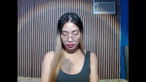 Snapshot of cummloverxx chatting on December 13, 7:15 am cummloverxx online show from December 13, 7:15 am