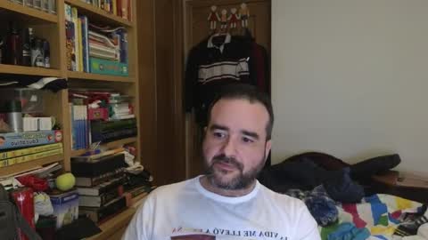 curiosillo1983 online show from April 3, 4:03 pm