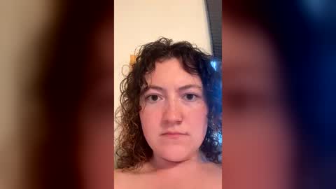 curliegirlee online show from June 15, 11:52 pm