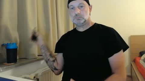 Curman85 online show from December 2, 11:36 pm