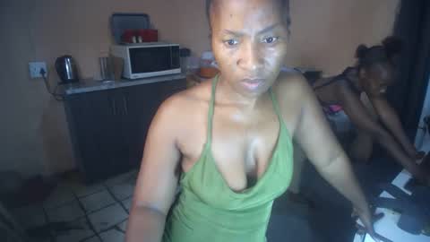 curvypear76x online show from February 19, 10:47 am