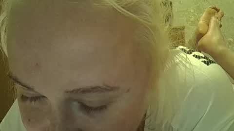 Curvy online show from May 4, 5:52 pm