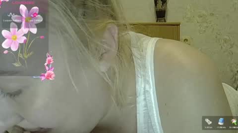 Curvy online show from March 31, 9:04 pm