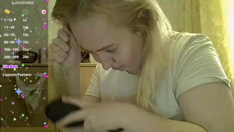 Curvy online show from March 15, 1:58 pm