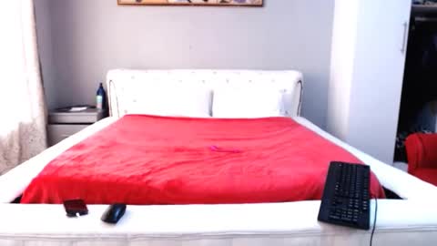 curvyzama online show from February 22, 11:35 am