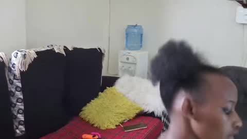 cute annah online show from December 8, 8:20 am