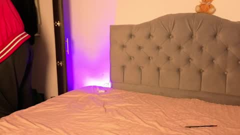 Emma online show from April 7, 11:12 am