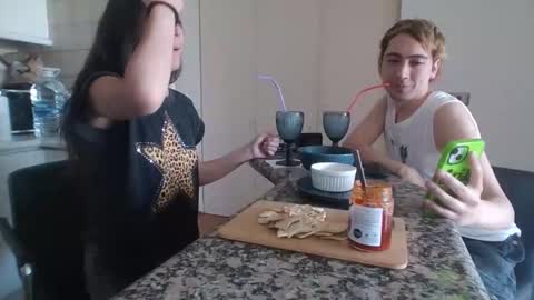 Cute friends online show from November 16, 9:28 pm