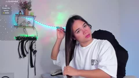 Cute horny1 online show from March 4, 5:42 am