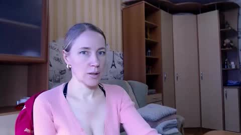 cute_lion_ online show from March 9, 1:49 pm