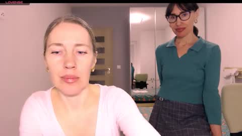 cute_lion_ online show from February 9, 4:54 pm