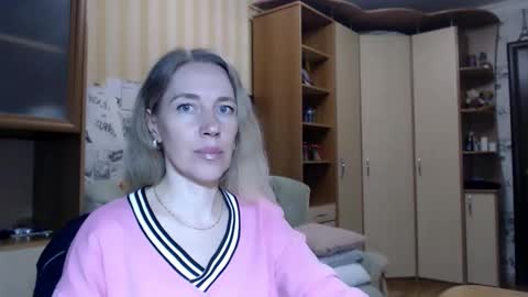 cute_lion_ online show from June 1, 7:26 pm