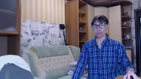 cute_lion_ online show from March 31, 12:27 pm