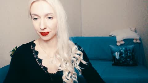 Snapshot of cute_smile_shy chatting on December 26, 8:11 pm cute_smile_shy online show from December 26, 8:11 pm