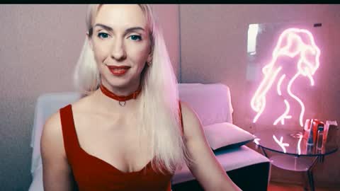 Snapshot of cute_smile_shy chatting on October 30, 8:20 pm cute_smile_shy online show from October 30, 8:20 pm