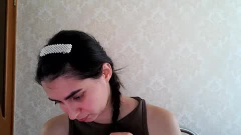 Snapshot of cute_strawberry_ chatting on October 7, 8:10 am cute_strawberry_ online show from October 7, 8:10 am