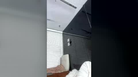 WANNA SEE MORE OF TWINS              online show from June 20, 3:56 am