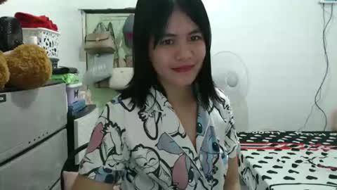 cutecindy2000 online show from December 15, 2:35 pm