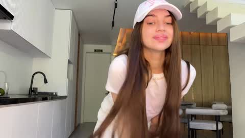 Elsa online show from February 5, 4:37 am