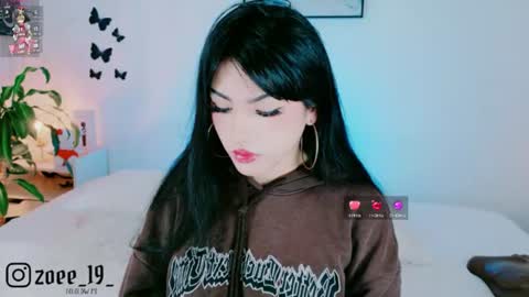 Zoe  online show from July 21, 4:47 am