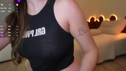 Mia online show from July 13, 7:39 pm