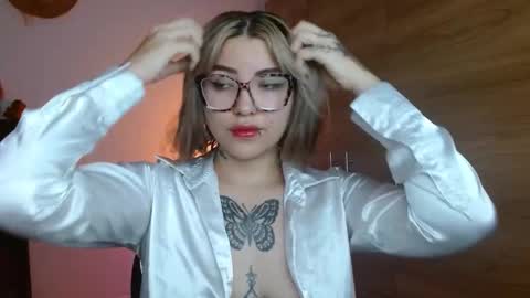 isabella online show from March 15, 5:16 pm