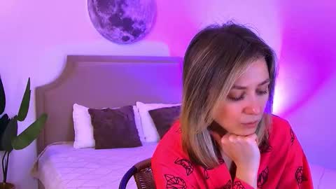 cutemirage online show from February 21, 2:42 pm