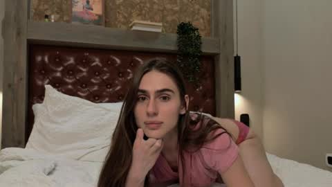 Kim online show from April 8, 8:01 pm