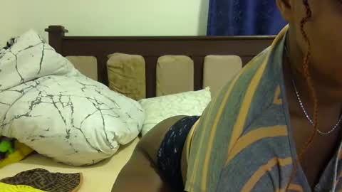 Snapshot of cutermilly chatting on January 14, 9:56 am cutermilly online show from January 14, 9:56 am