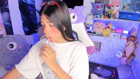 Snapshot of cutestephuwu chatting on March 8, 1:17 am  - independent model online show from March 8, 1:17 am