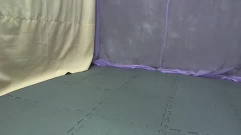 cutetinyasian143_ online show from November 10, 5:54 am