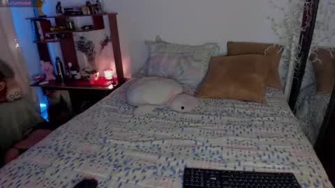 cuteweed420 online show from October 4, 7:06 am