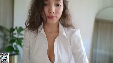 angela online show from July 6, 8:22 pm
