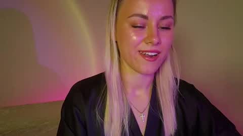 cutie_xoxo_ online show from May 31, 6:09 pm