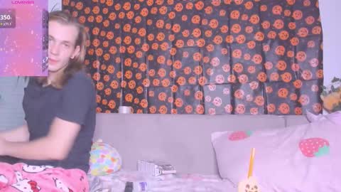 Snapshot of cutielanalova chatting on October 22, 7:48 pm cutielanalova online show from October 22, 7:48 pm