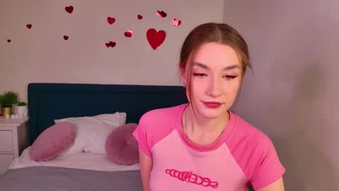 Vivienne online show from February 15, 1:32 pm