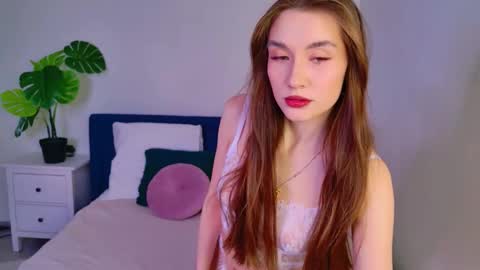 Vivienne online show from March 9, 1:59 pm