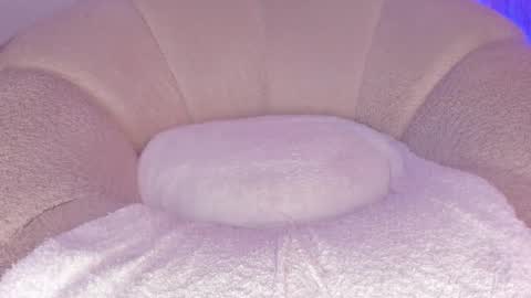 Hannah online show from September 12, 7:49 pm