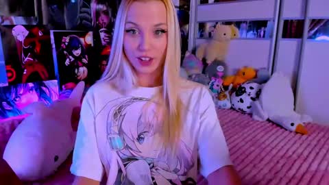 Nora online show from December 15, 9:31 pm