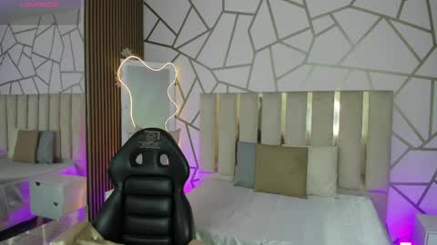 cyrus_tay online show from March 31, 11:32 am