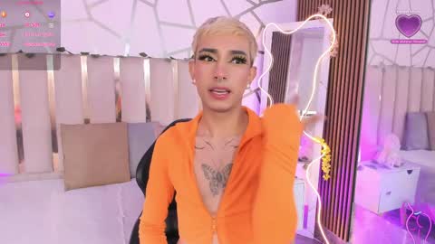 cyrus_tay online show from May 7, 4:35 pm