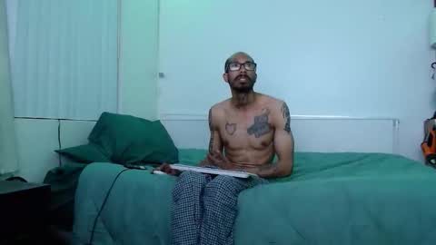 SkinnyTattedGuy online show from May 11, 9:05 am