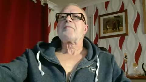 Brian ... online show from November 17, 8:55 pm