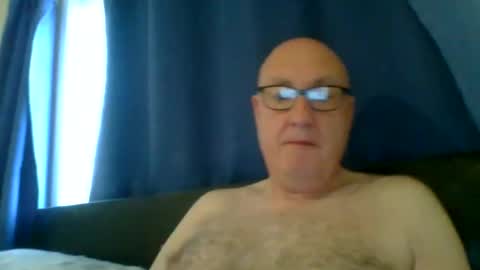 daddyhere4uall6 online show from October 16, 7:08 am