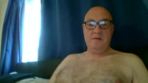daddyhere4uall6 online show from October 11, 7:46 am