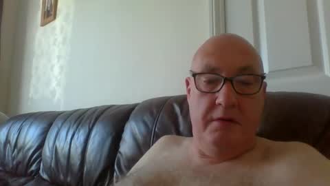 daddyhere4uall6 online show from November 1, 9:52 am
